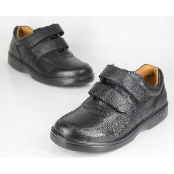 stores selling dr comfort shoes
